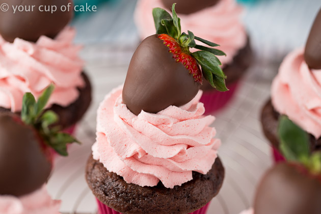 Chocolate Covered Strawberry Cupscakes